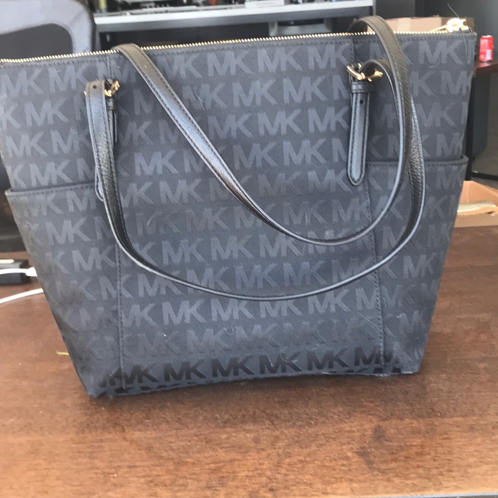 Michael Kors Jet Set Black purse
